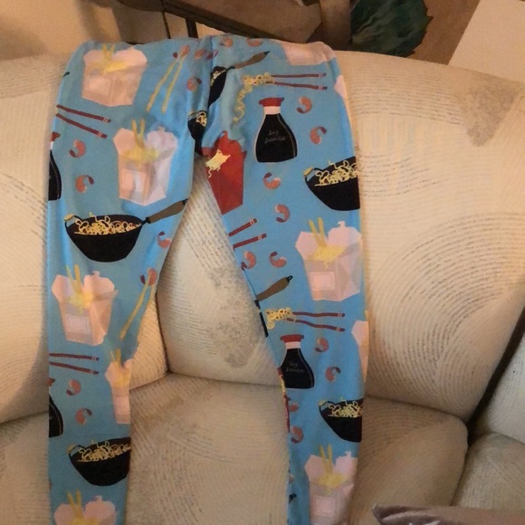 LOOK! Lularoe One Size leggings. 20+ different patterns available! 1 tween size - Picture 14 of 15